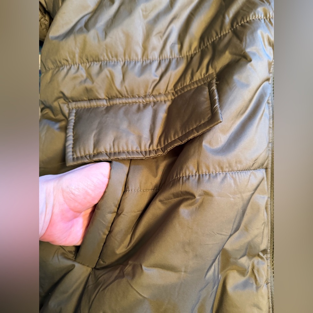 Womenβs Reversible Puffer Coat W/Sherpa Lining, Army Green, Size XL (12), NWOT - Picture 9 of 16